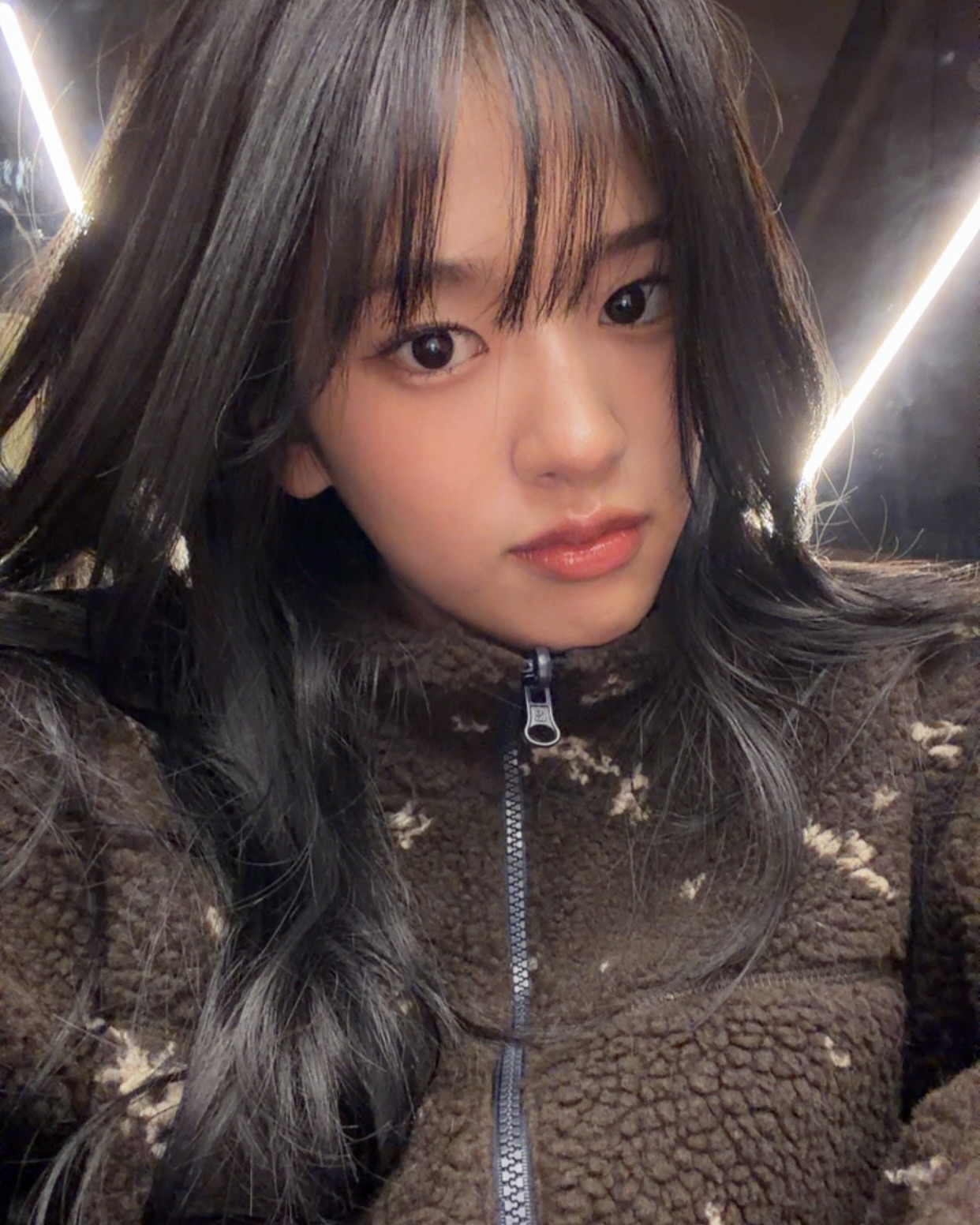 Recent activity shot of An Yujin (IVE)