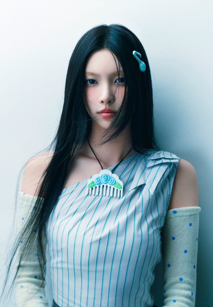 A moment captured by ILLIT's fan