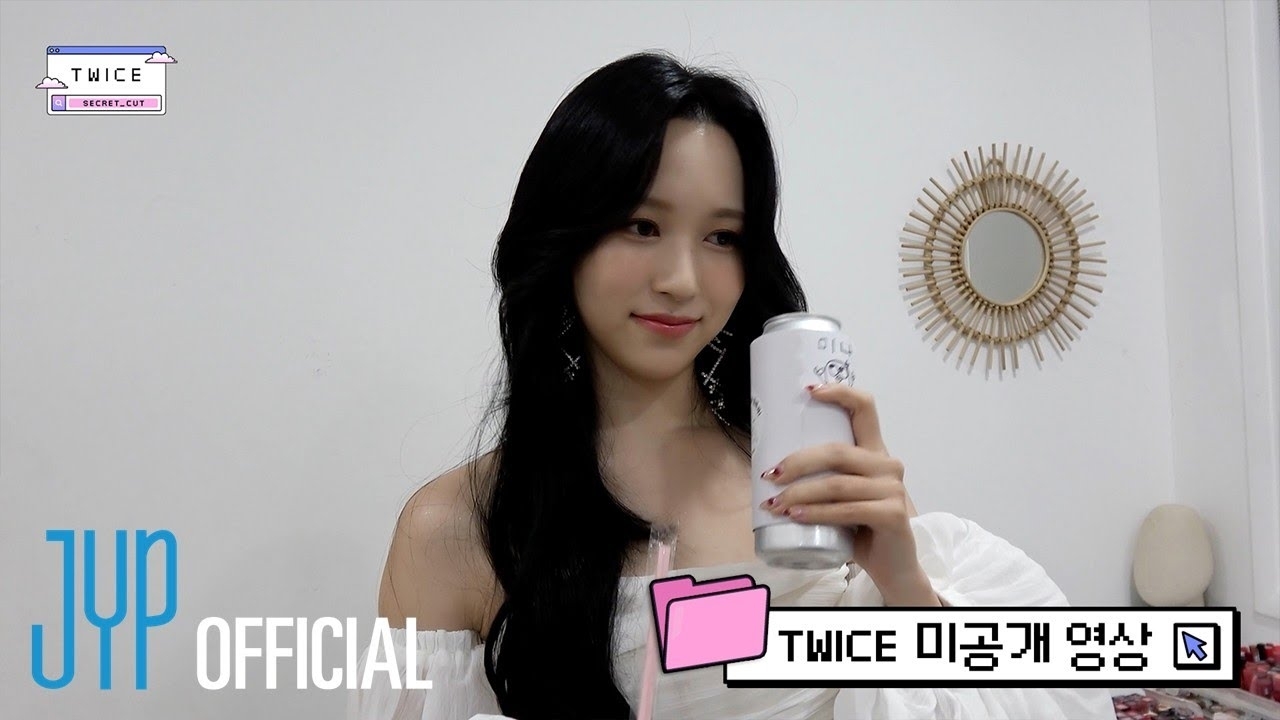 Latest photo of TWICE