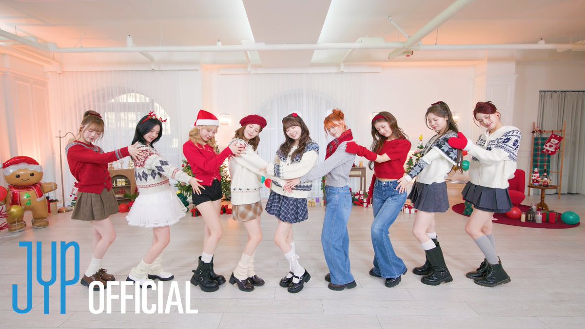 Behind-the-scenes cut of NiziU