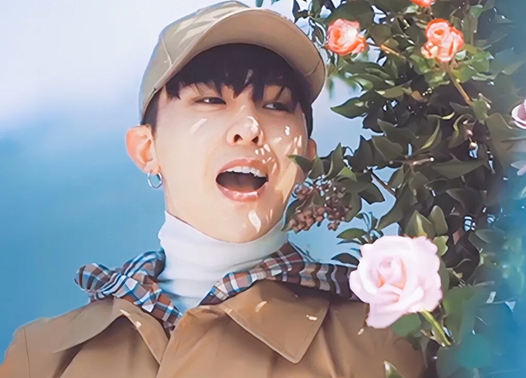 Recent activity shot of G-DRAGON (BIGBANG)