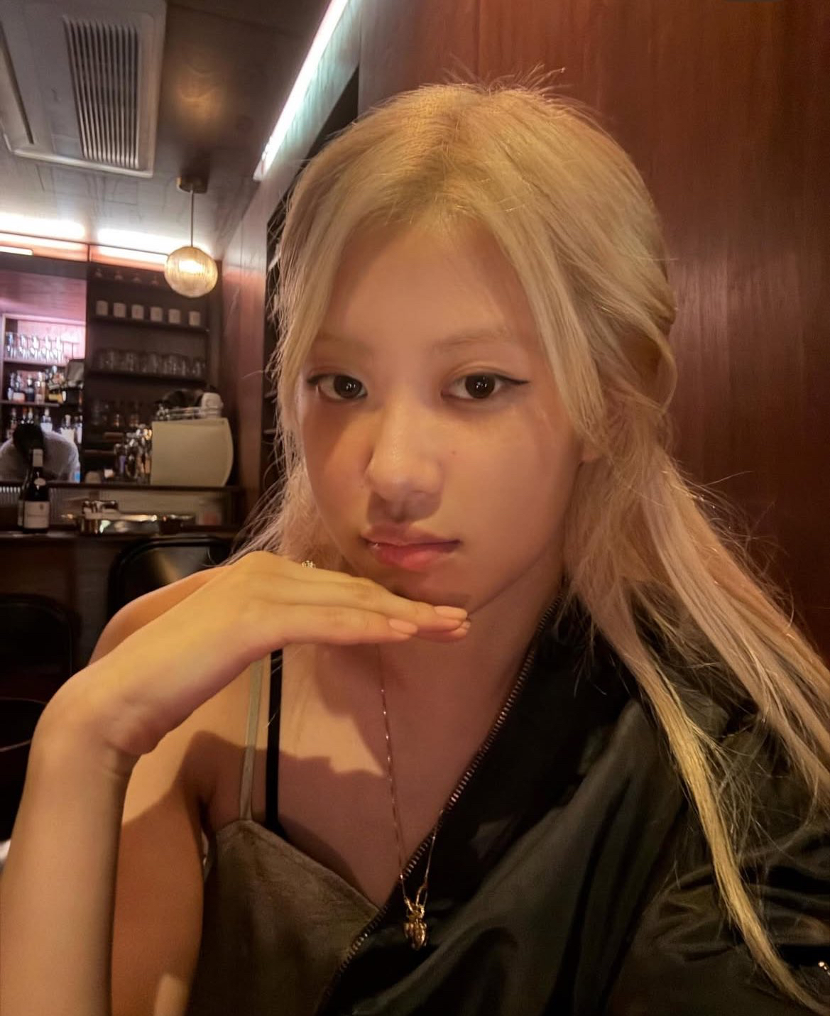 ROSÉ (BLACKPINK)的幕后花絮