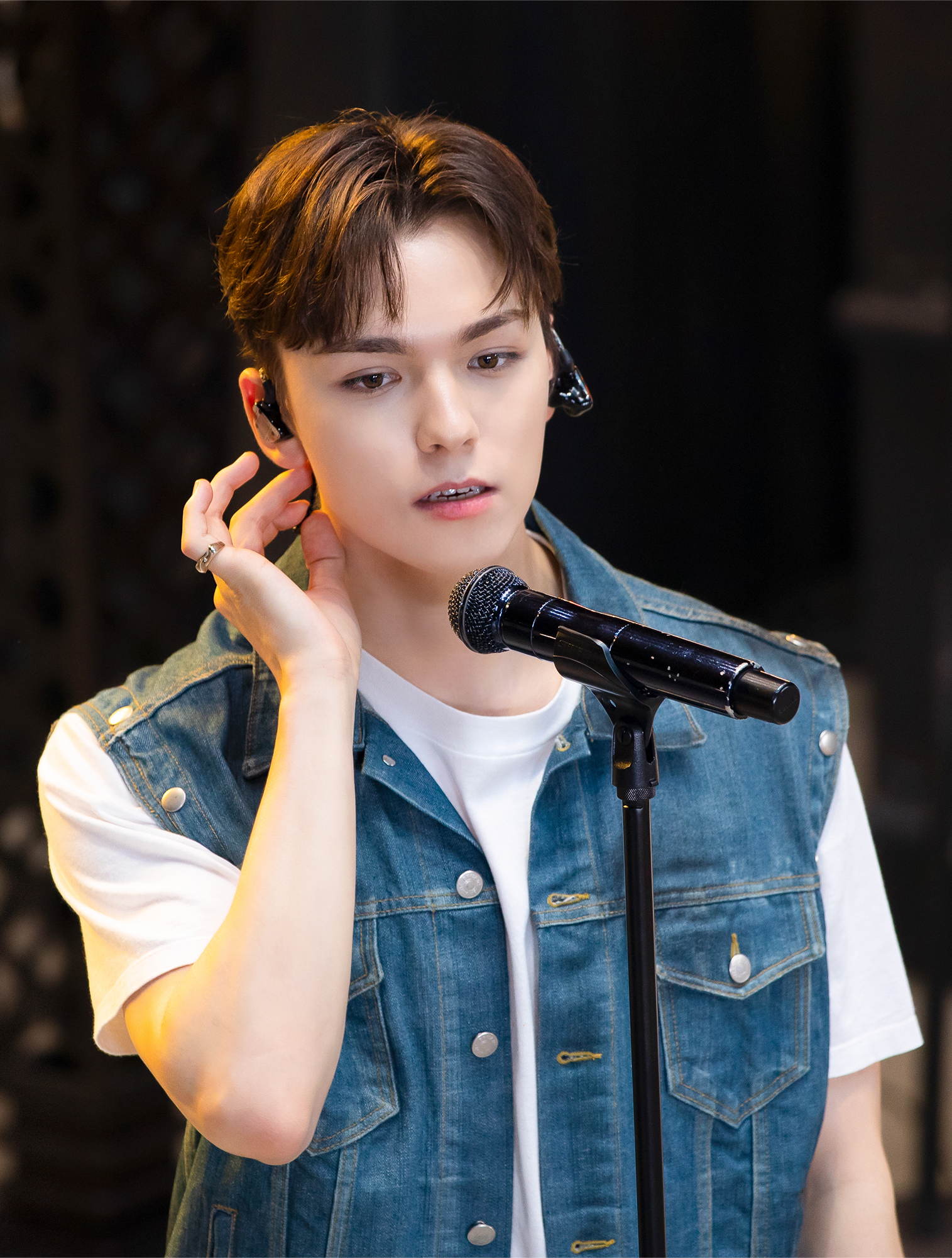 Latest photo of Vernon (SEVENTEEN)