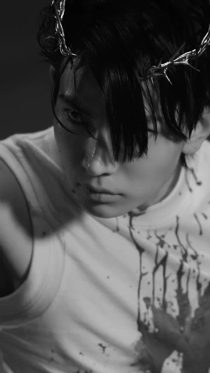 Behind-the-scenes cut of Heeseung (ENHYPEN)