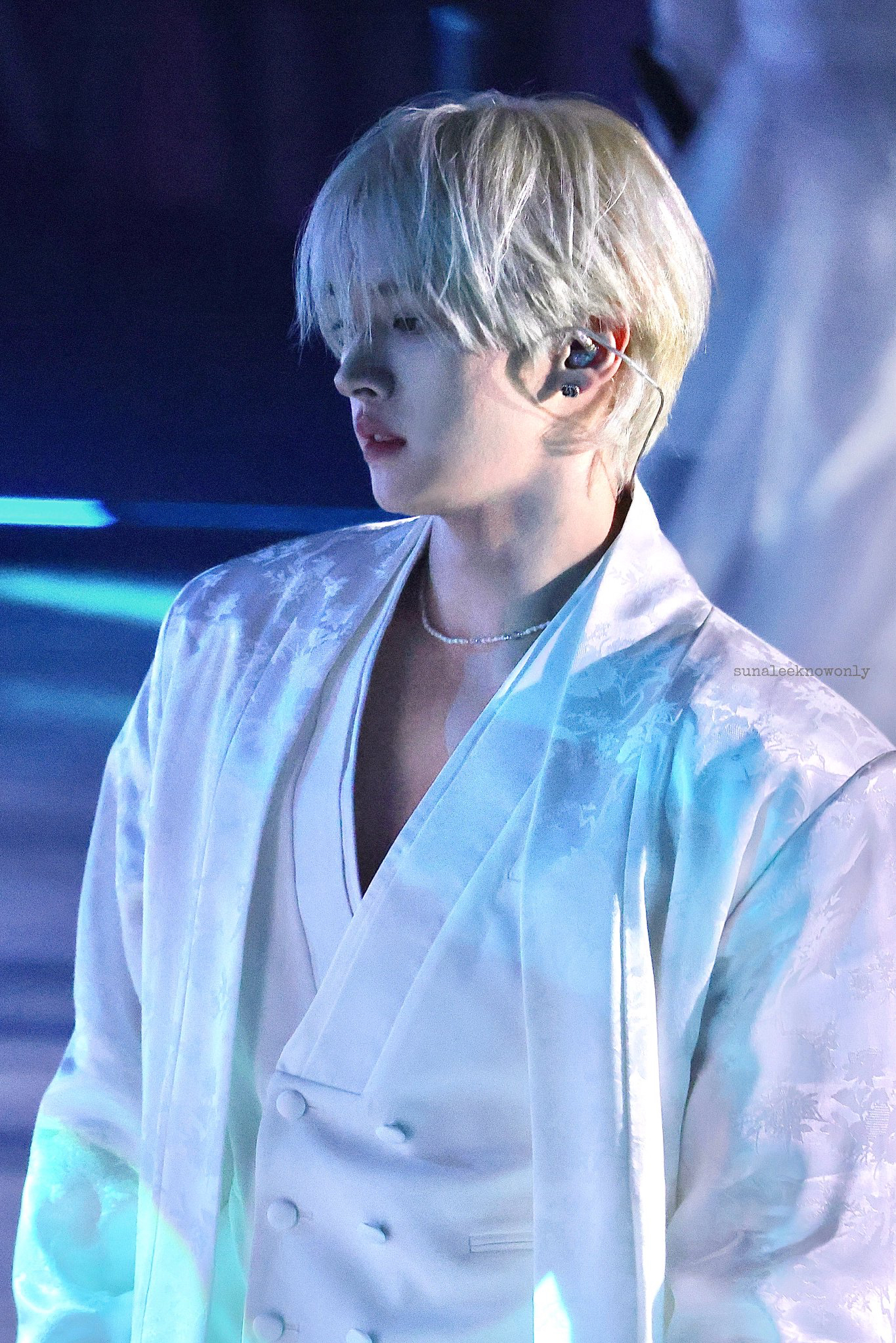 Behind-the-scenes cut of Lee Know (Stray Kids)