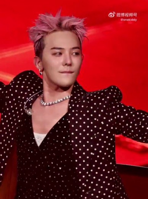 Recent activity shot of G-DRAGON (BIGBANG)