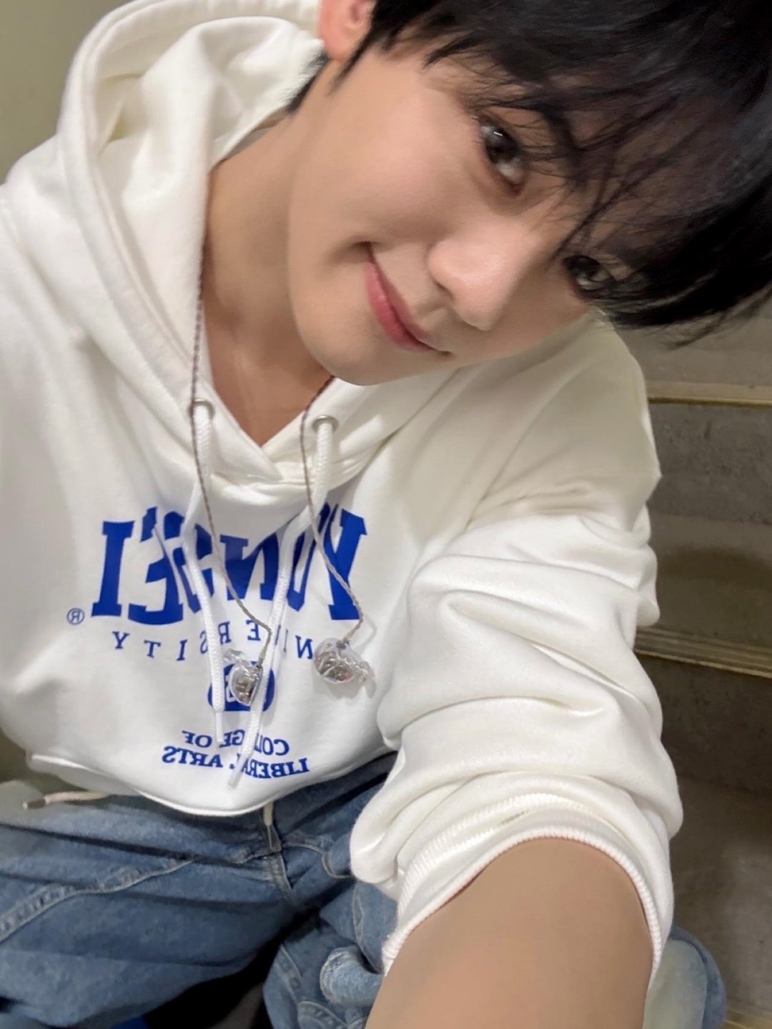 Latest photo of Kim Gyuvin (ZEROBASEONE)