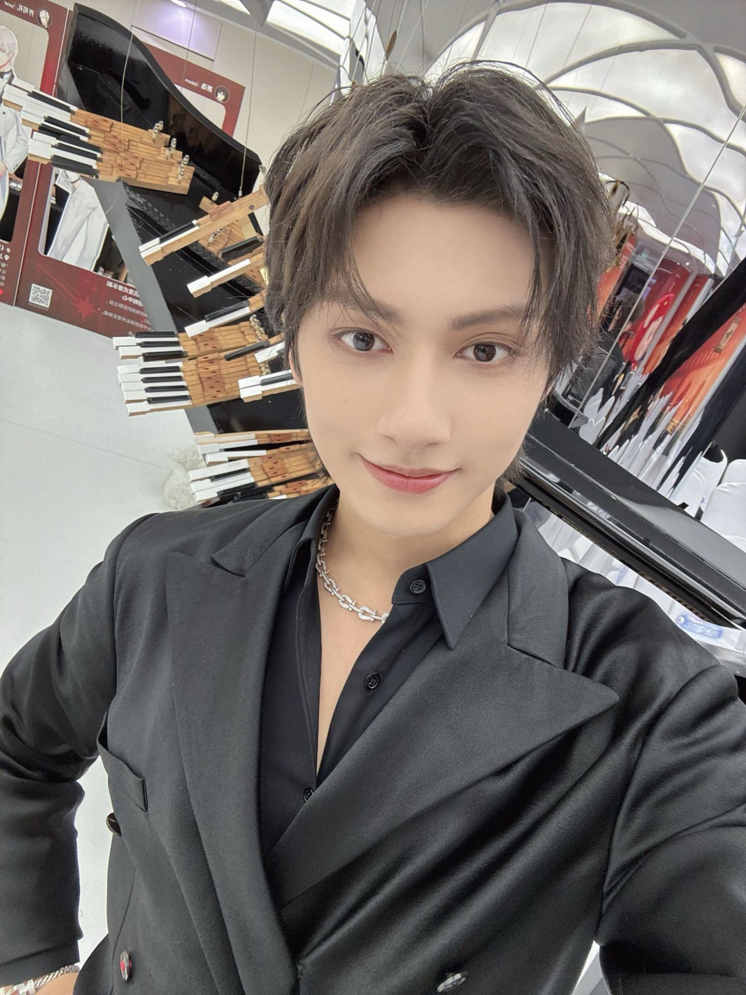 Recent activity shot of Jun (SEVENTEEN)