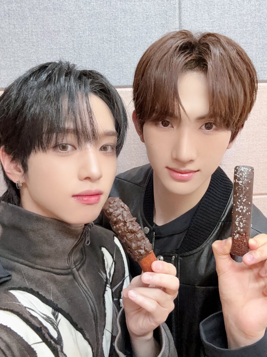 A moment captured by Xikers's fan