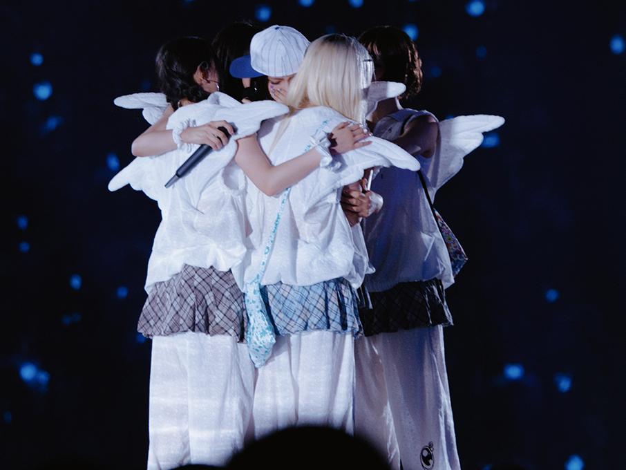 Latest photo of NewJeans