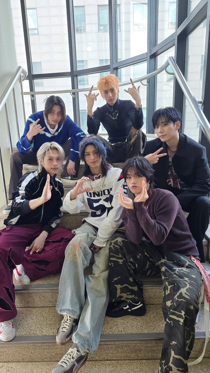 Fandom-recommended wallpaper image of Xdinary Heroes