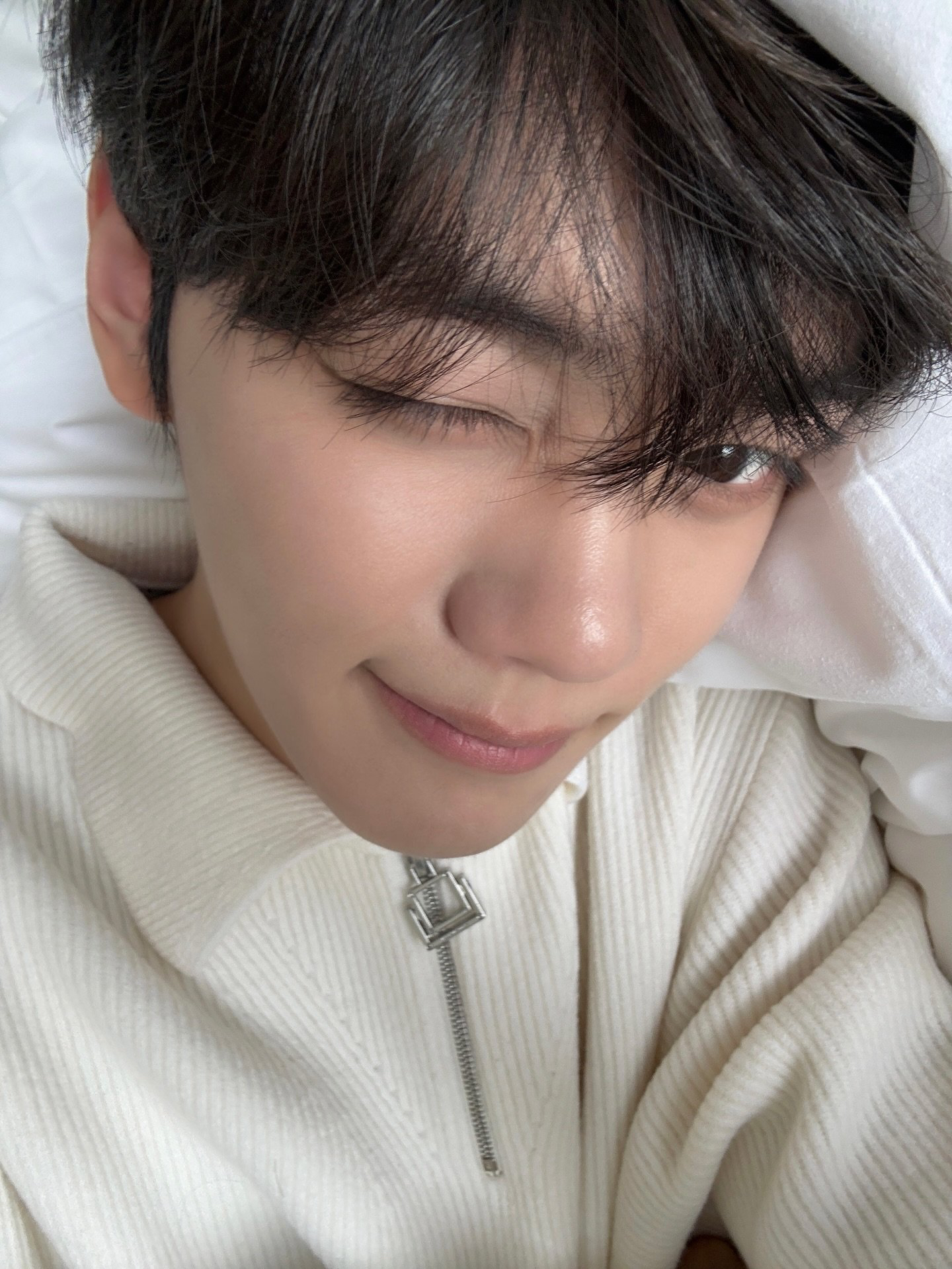 Latest photo of Kim Gyuvin (ZEROBASEONE)