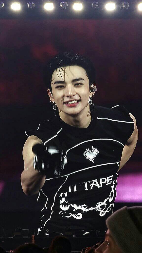 Fandom-recommended wallpaper image of Hyunjin (Stray Kids)