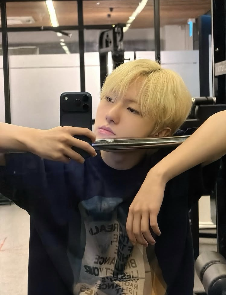 Behind-the-scenes cut of Junghoon (Xikers)