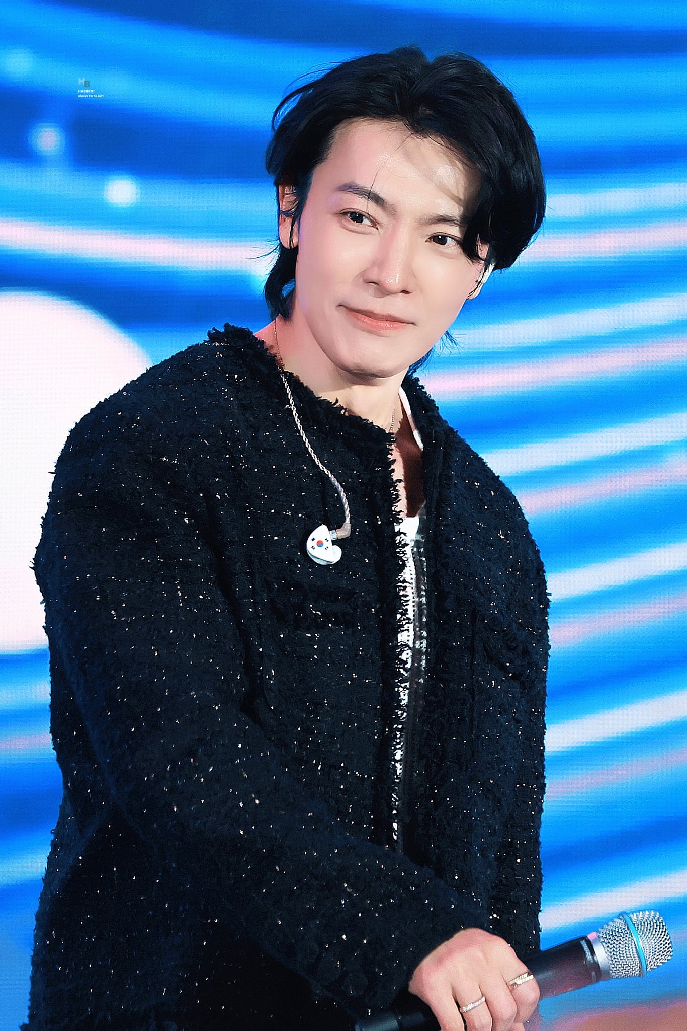 Behind-the-scenes cut of Donghae (Super Junior)