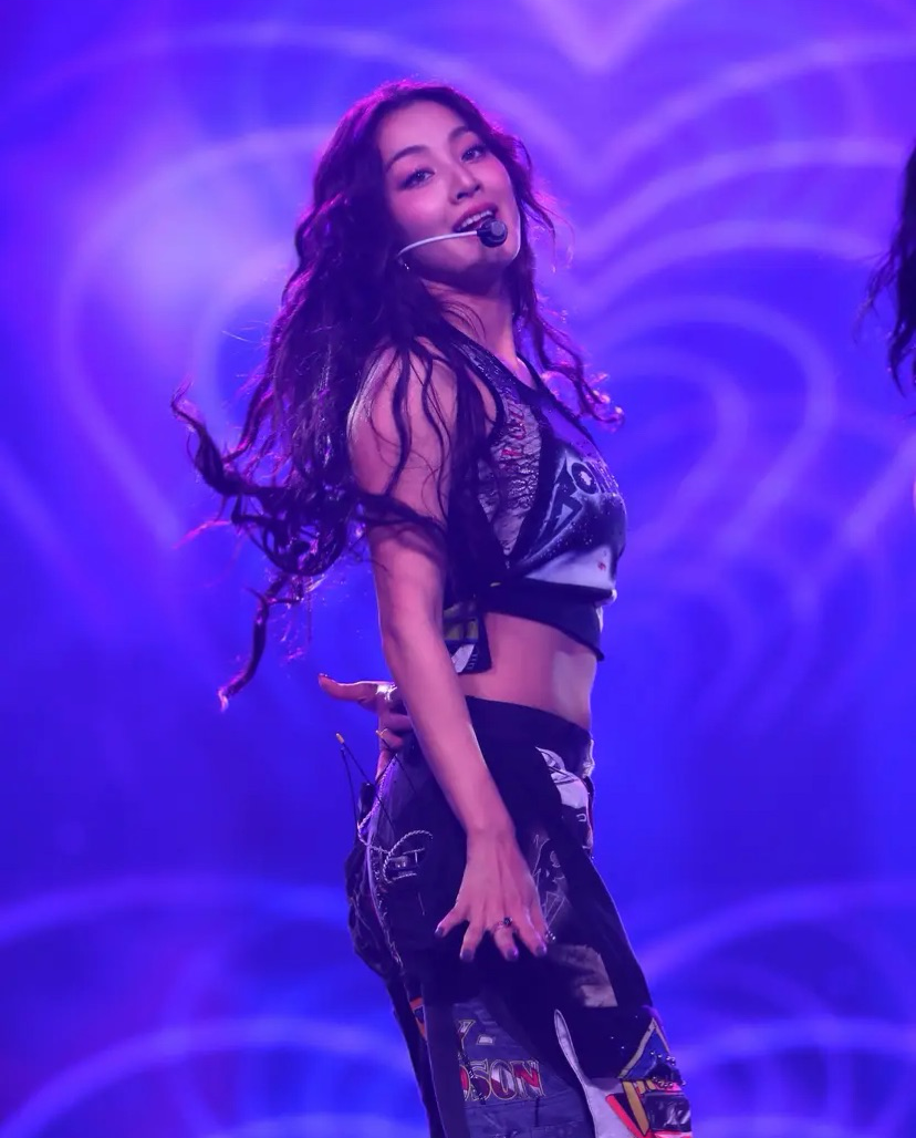 ジヒョ (TWICE)の最新写真