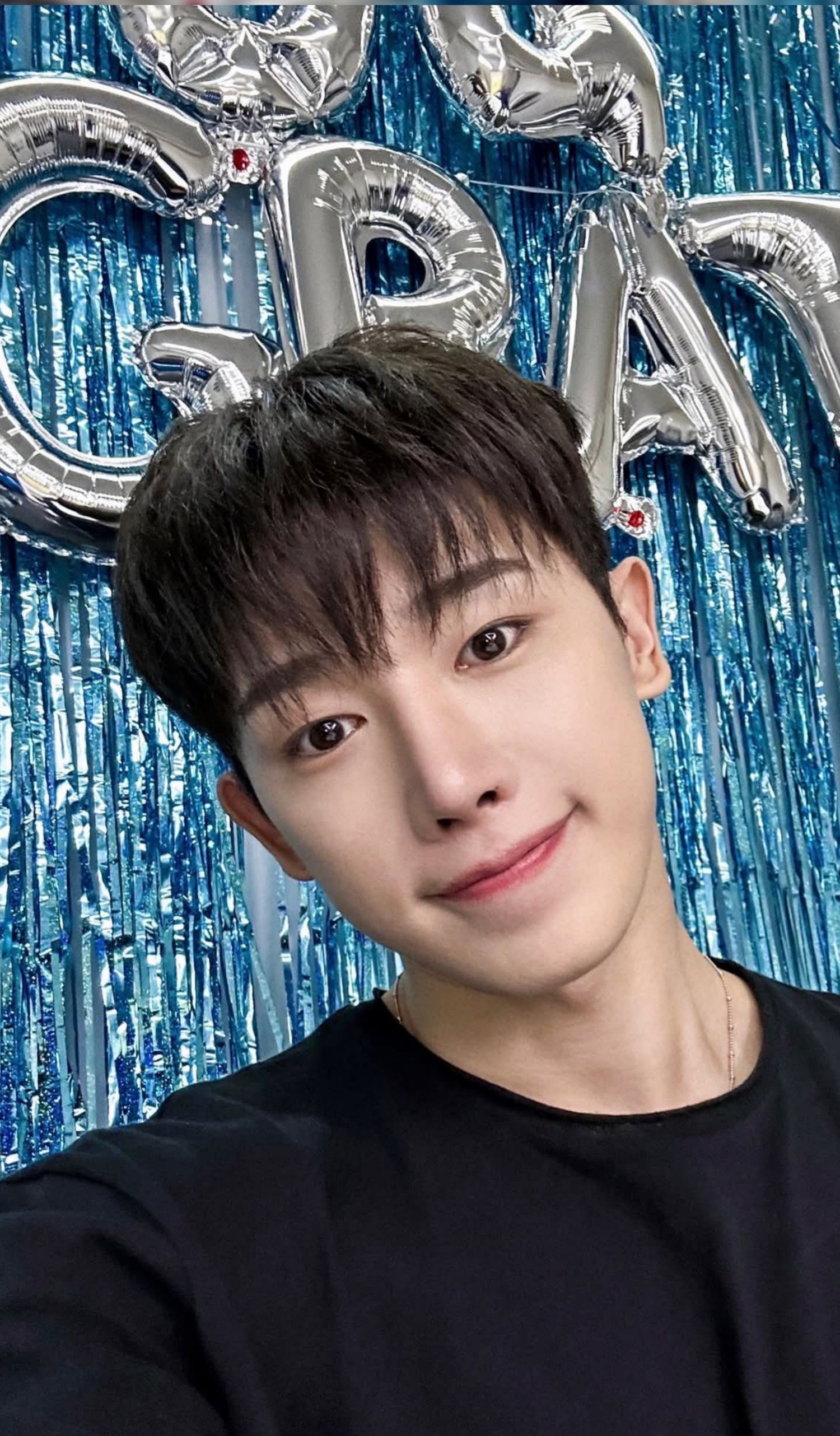 The most beloved wallpaper among Wonho's fans