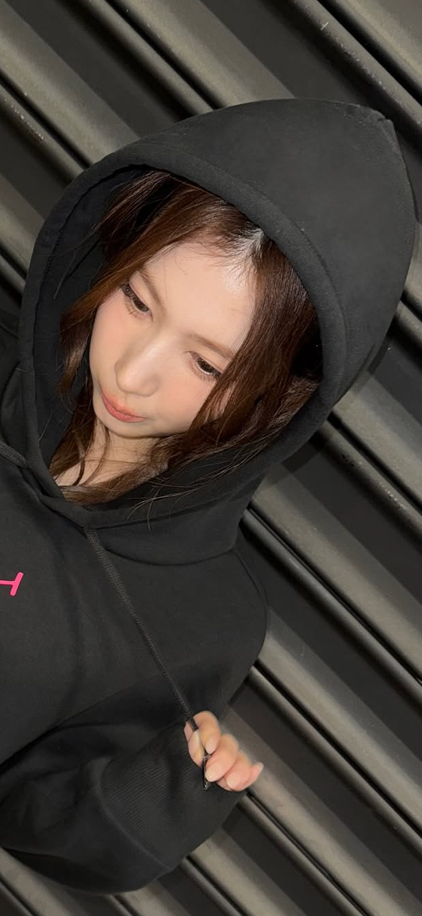 Fandom-recommended wallpaper image of Sana (TWICE)