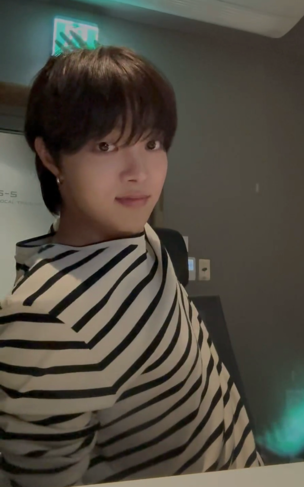 A moment captured by EJ (&TEAM)'s fan