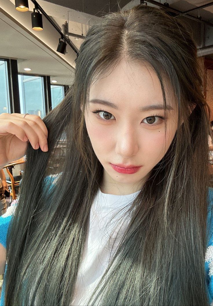 Foto terbaru Chaeryeong (ITZY)