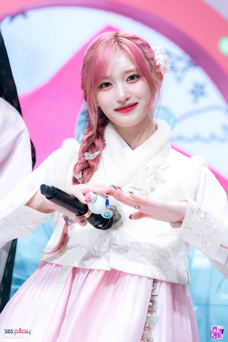 Latest photo of Leeseo (IVE)