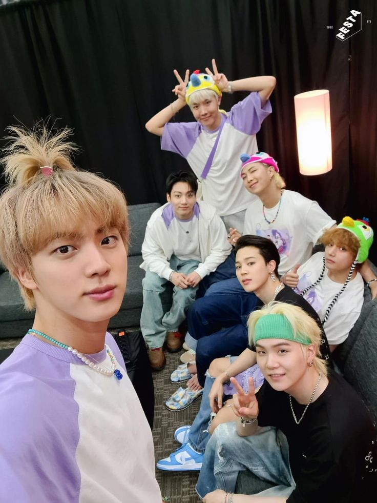 Behind-the-scenes cut of BTS