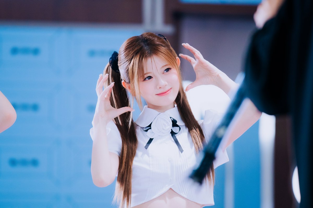 A moment captured by NiziU's fan