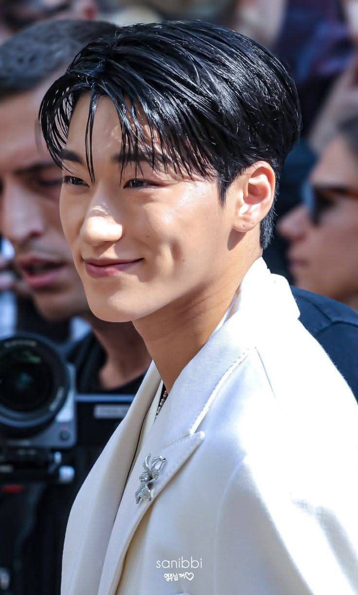 산 (에이티즈)의 최신 사진