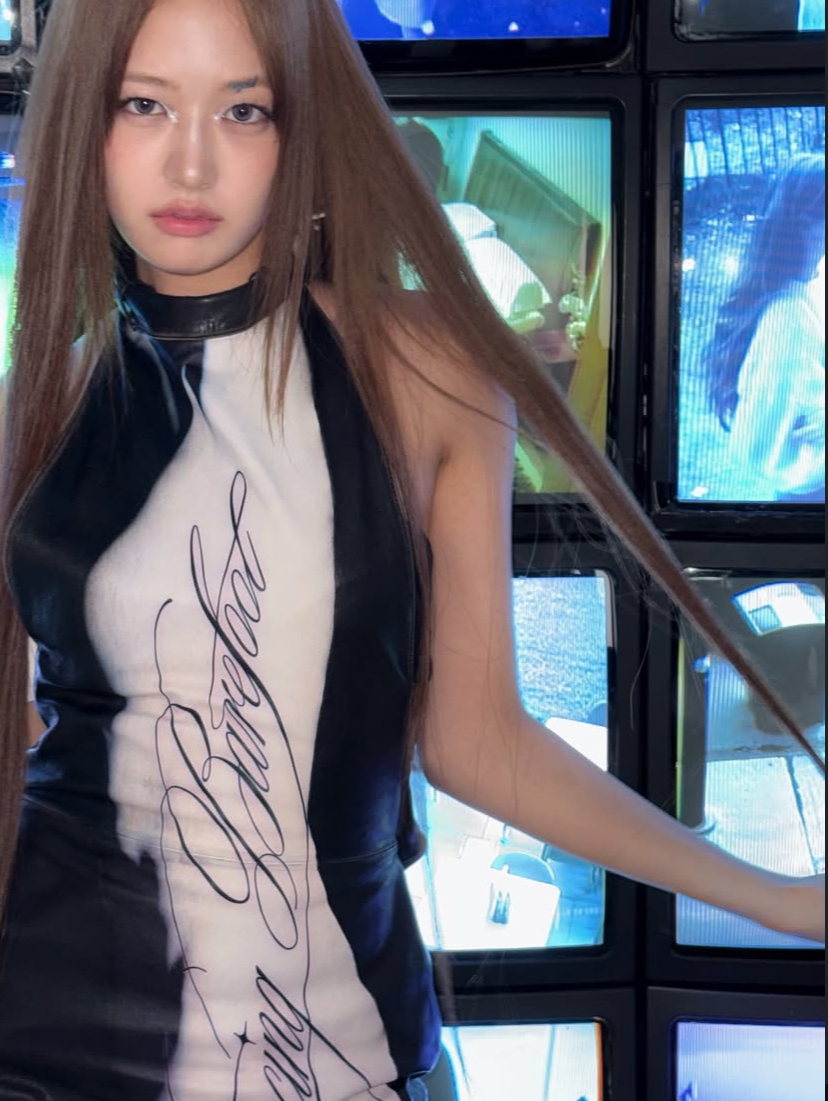 Recent activity shot of An Yujin (IVE)