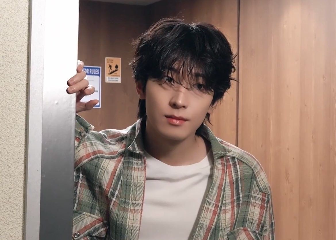 Latest photo of Wonwoo (SEVENTEEN)