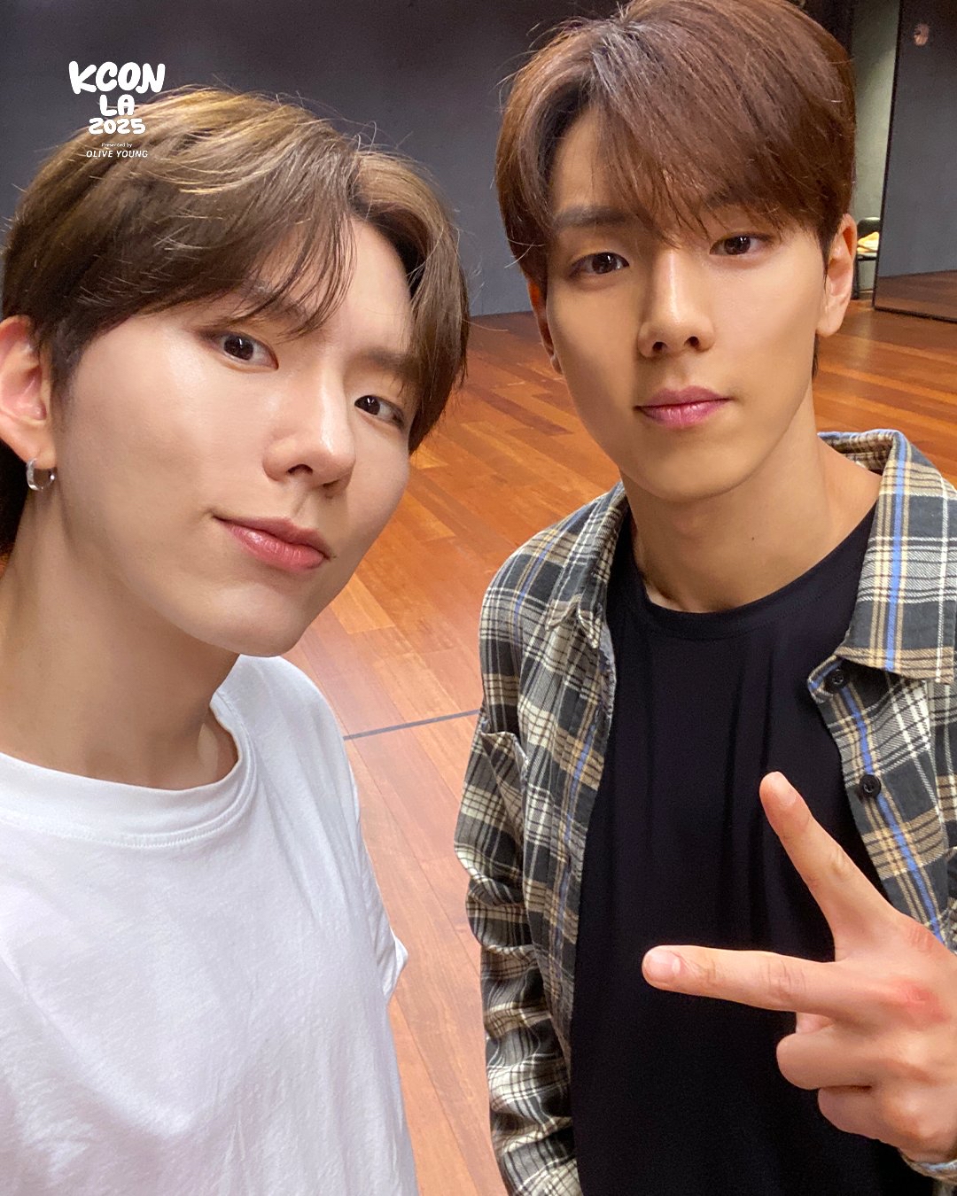 A moment captured by Shownu (MONSTA X)'s fan