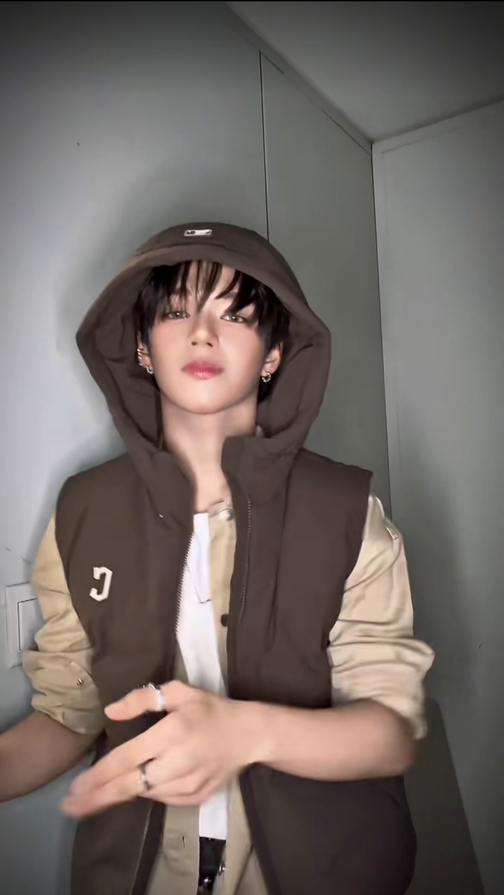 Latest photo of JL (AHOF)