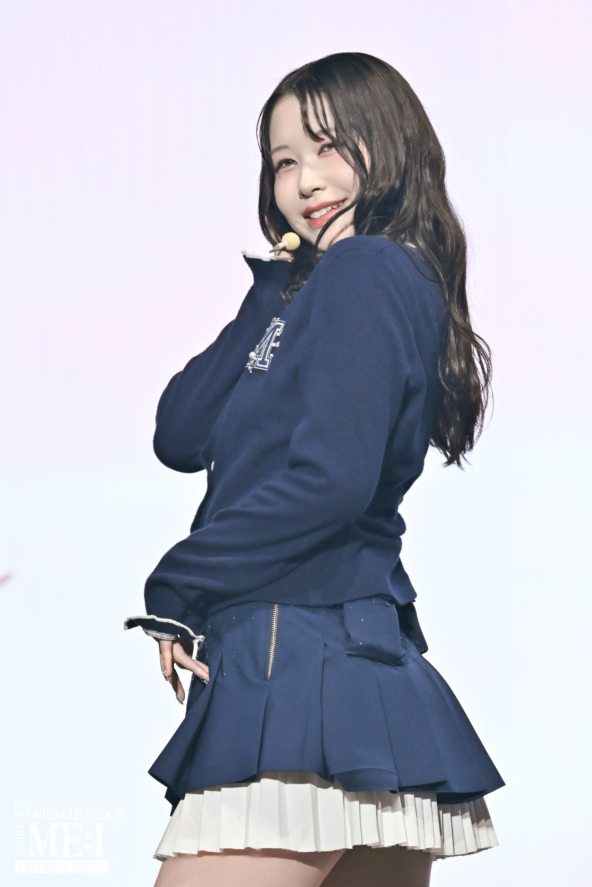 Behind-the-scenes cut of Kasahara Momona (ME:I)