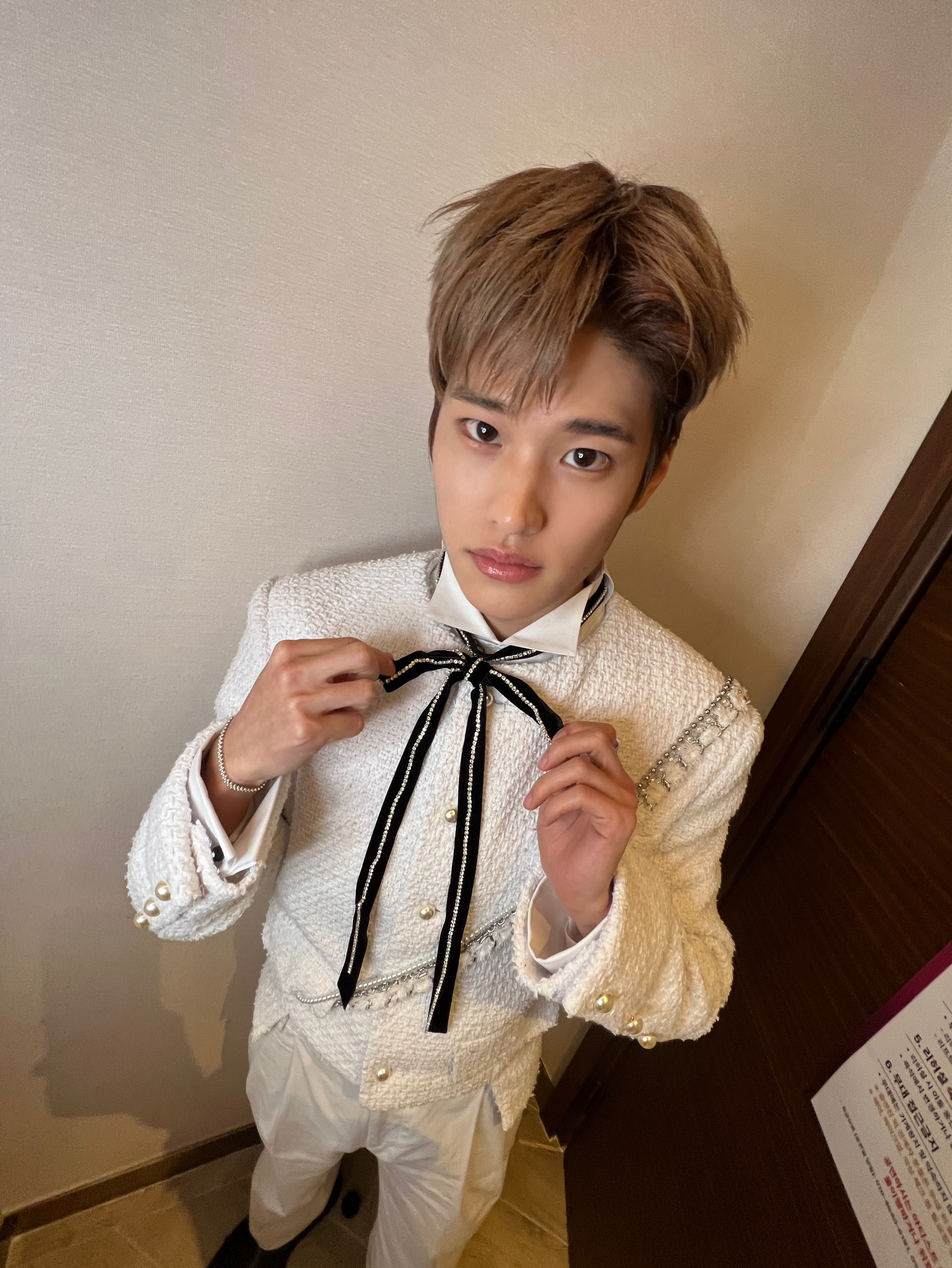 Behind-the-scenes cut of RIIZE