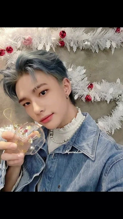 A moment captured by Hyunjin (Stray Kids)'s fan