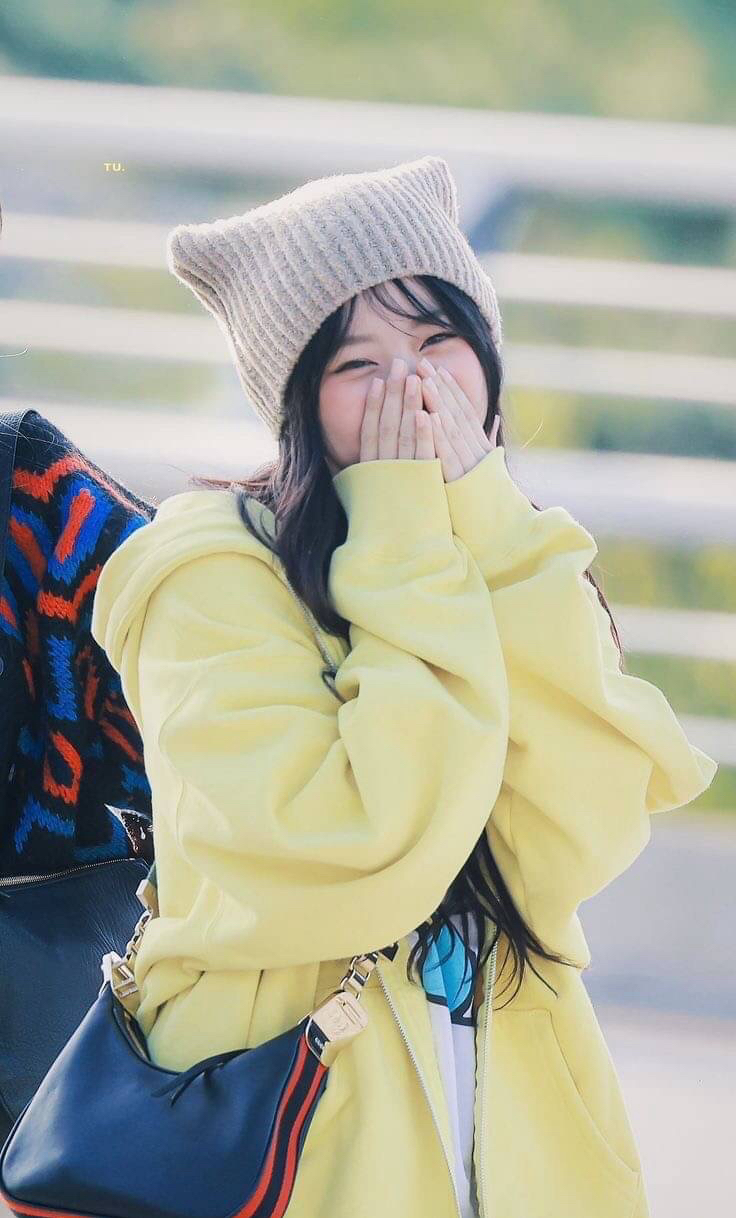 Behind-the-scenes cut of HANNI (NewJeans)