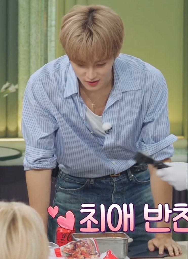 Behind-the-scenes cut of Mark (NCT 127, NCT DREAM)