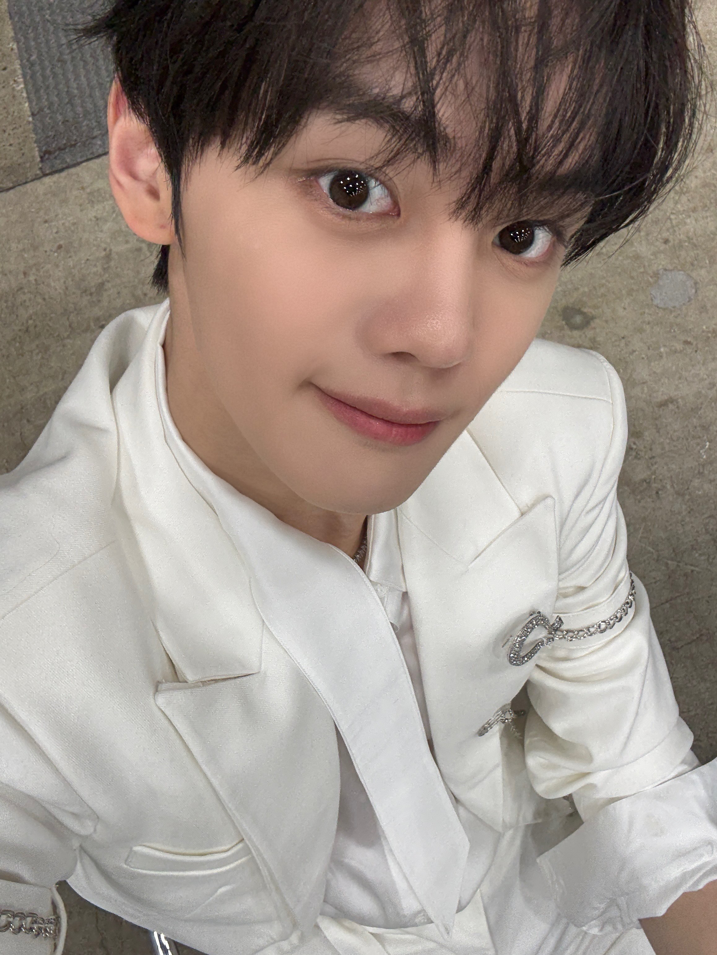 Behind-the-scenes cut of Kim Gyuvin (ZEROBASEONE)