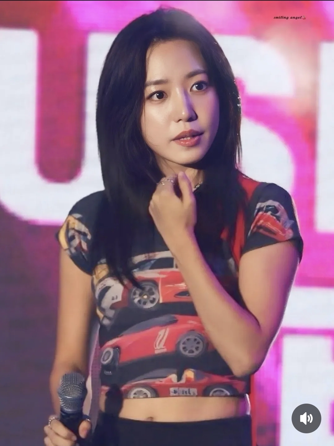 A moment captured by Kim Namjoo (Apink)'s fan