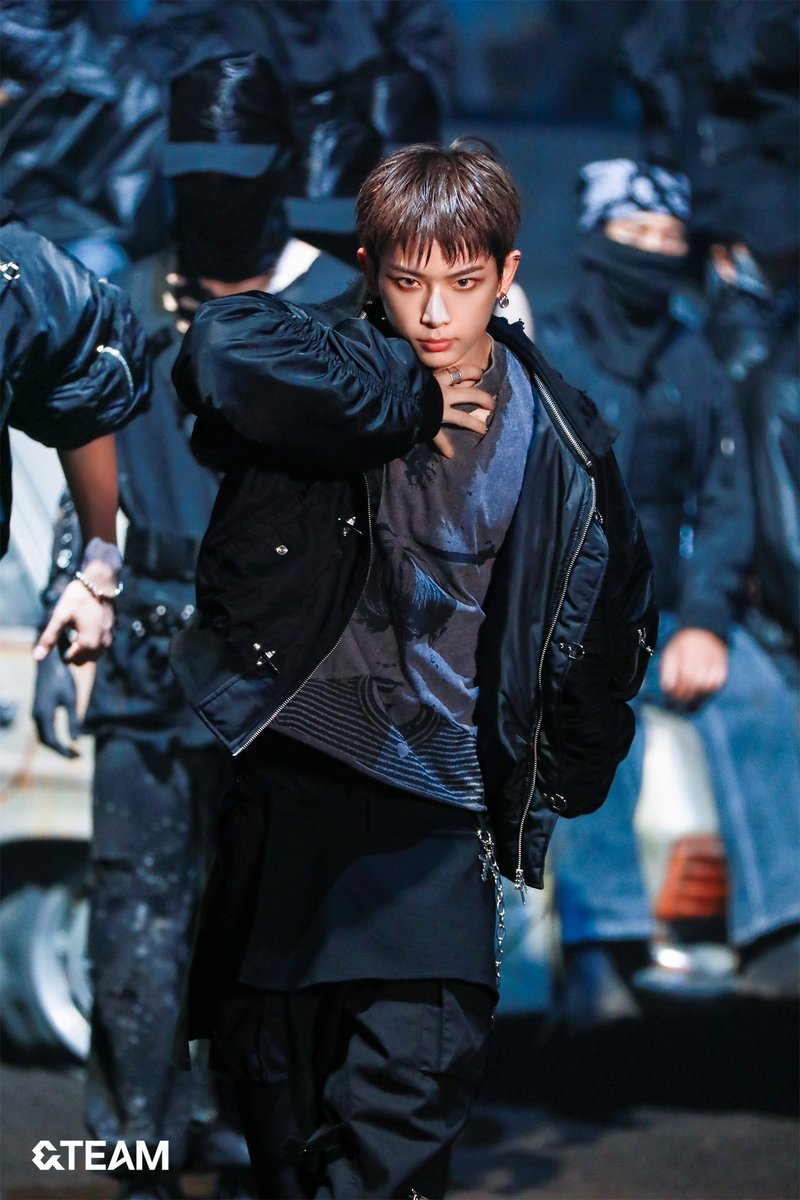 A moment captured by &TEAM's fan