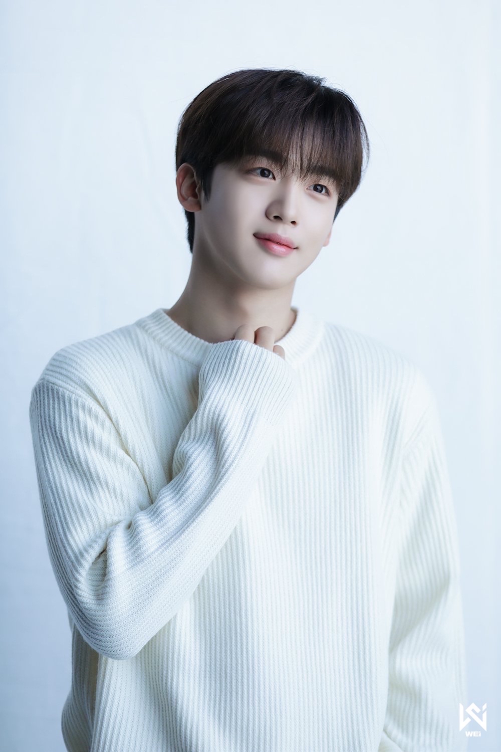 Behind-the-scenes cut of Kim Yohan (WEi)