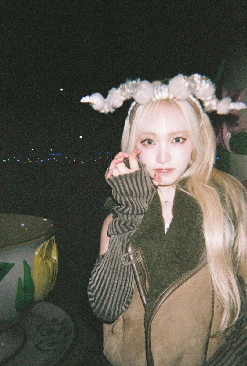 Behind-the-scenes cut of IVE