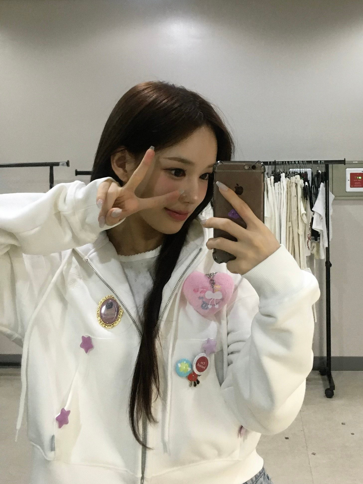 유사랑 (izna)의 비하인드 컷