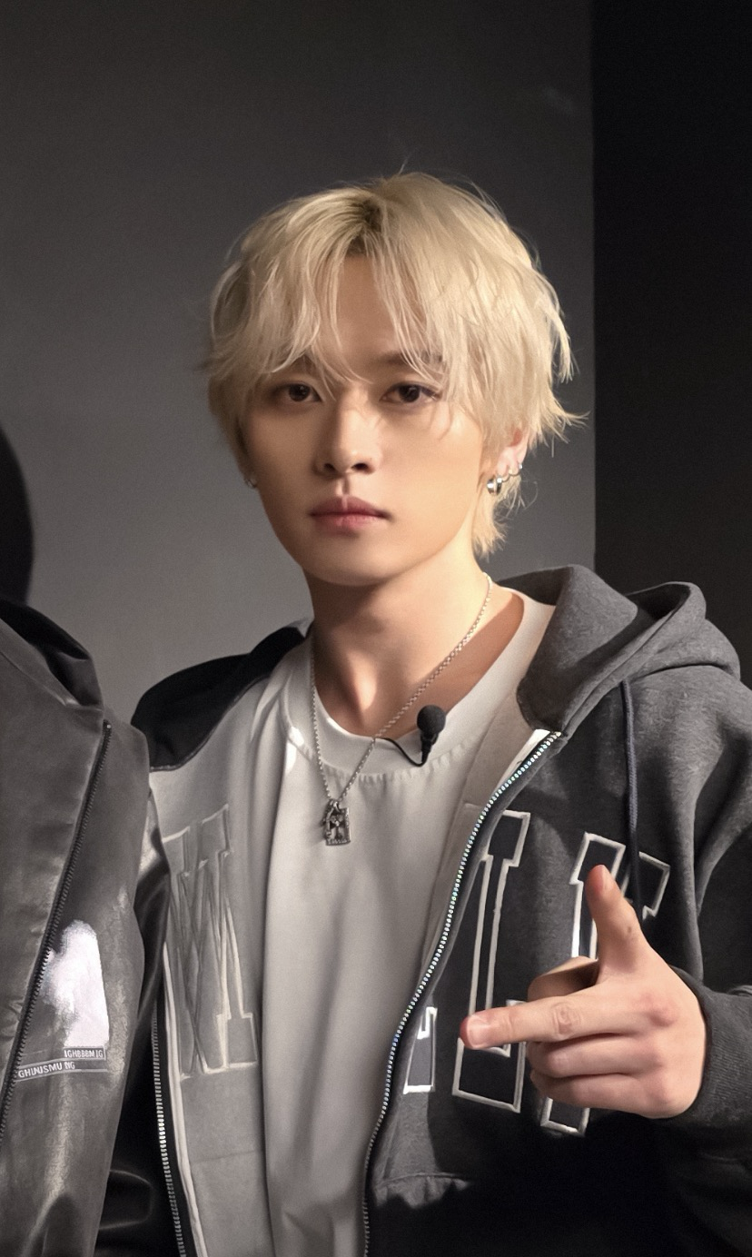 Fan-made special wallpaper for Lee Know (Stray Kids)