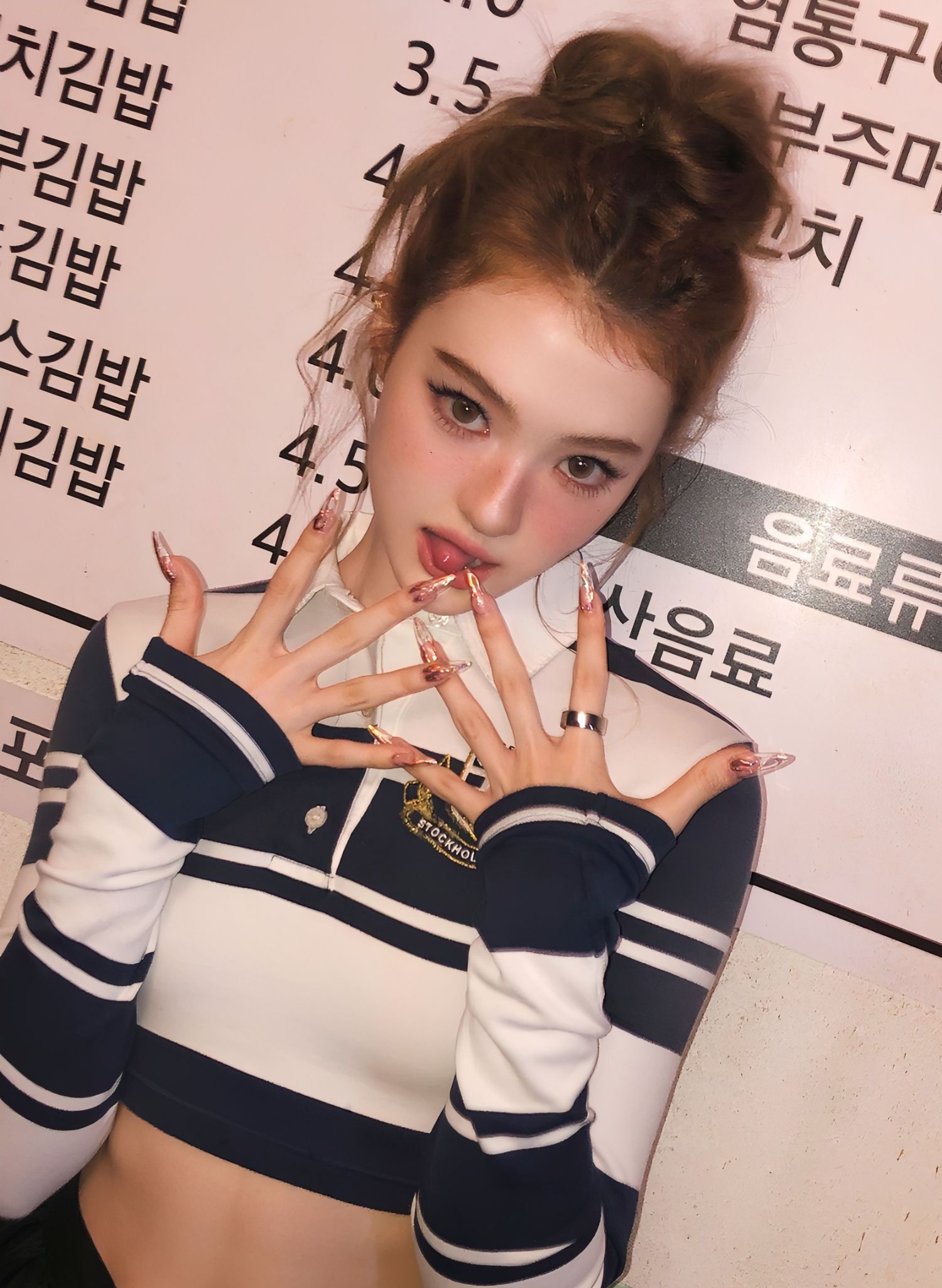 エラ (MEOVV)の舞台裏ショット