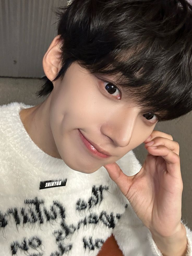 Behind-the-scenes cut of EVNNE