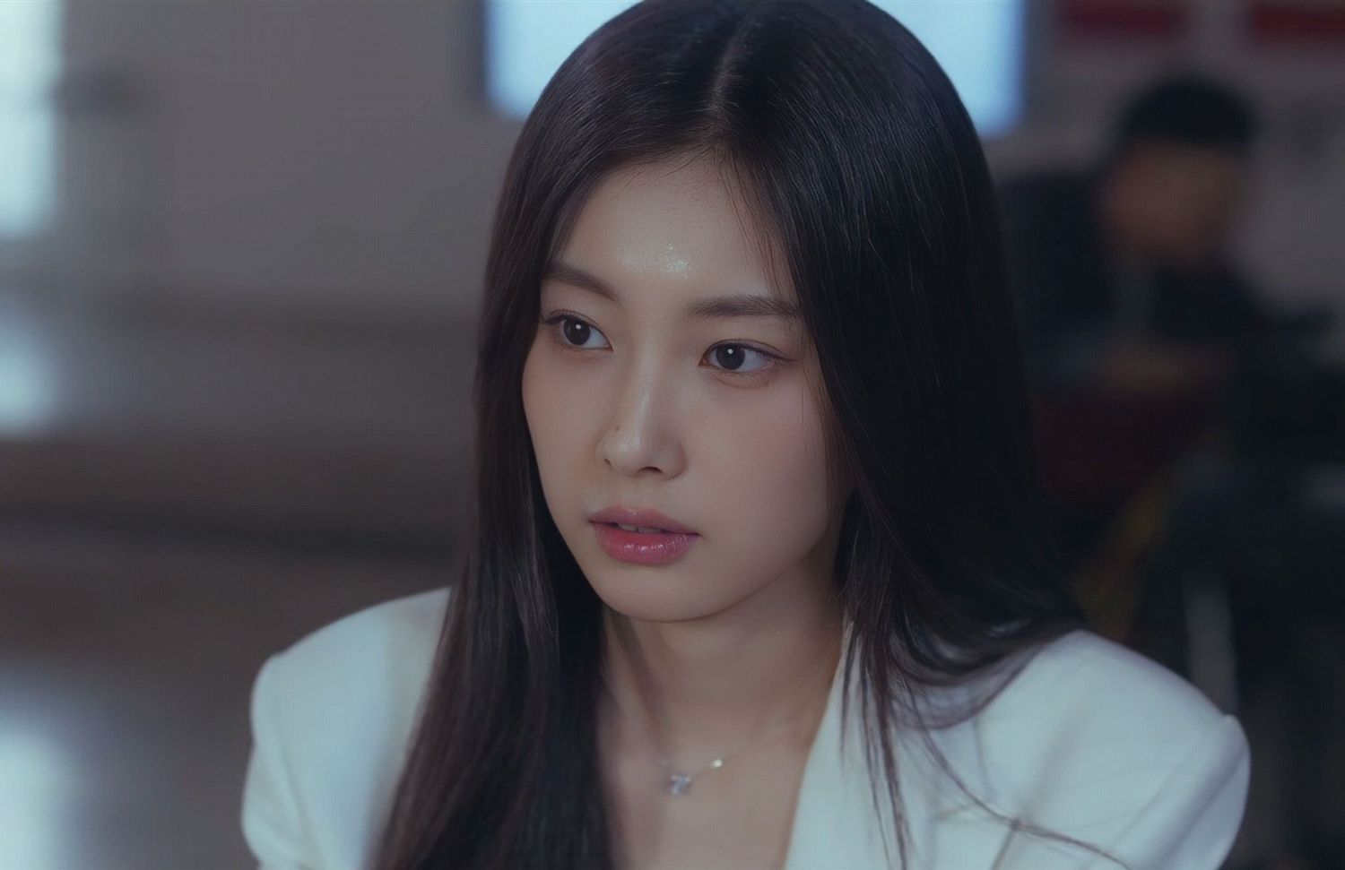 A moment captured by Kang Hyewon's fan