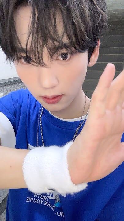 韩维辰 (ZEROBASEONE)粉丝拍下的瞬间