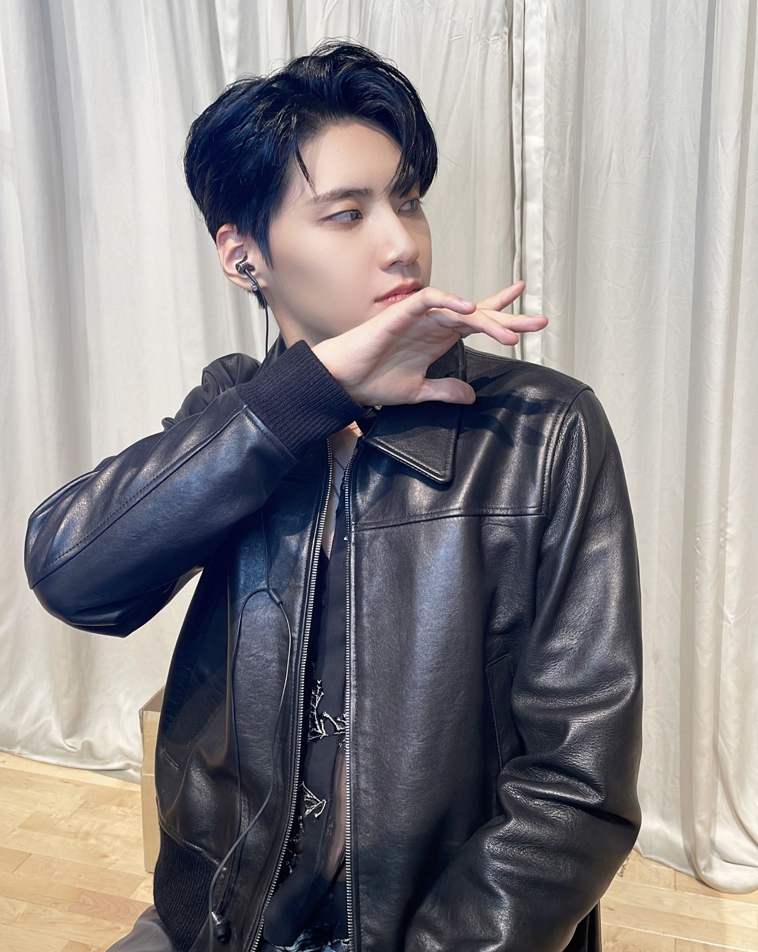 Behind-the-scenes cut of Lee Jinhyuk
