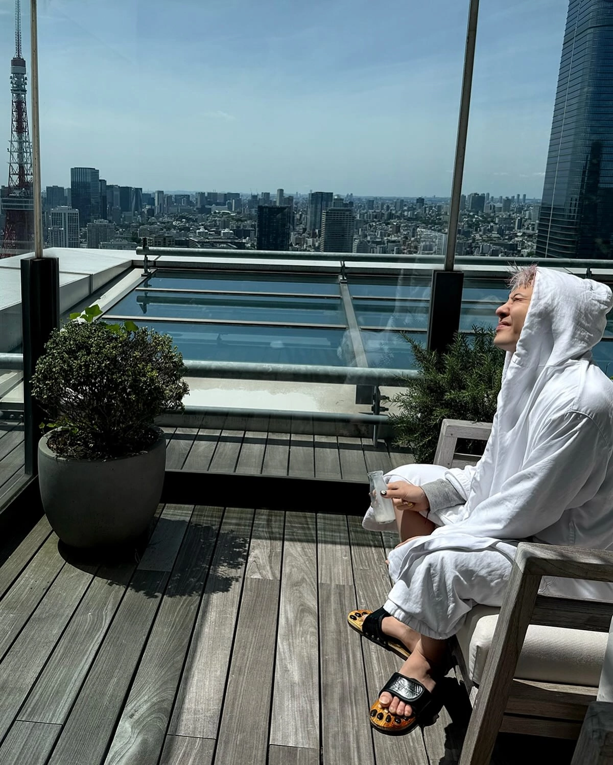 Behind-the-scenes cut of G-DRAGON (BIGBANG)